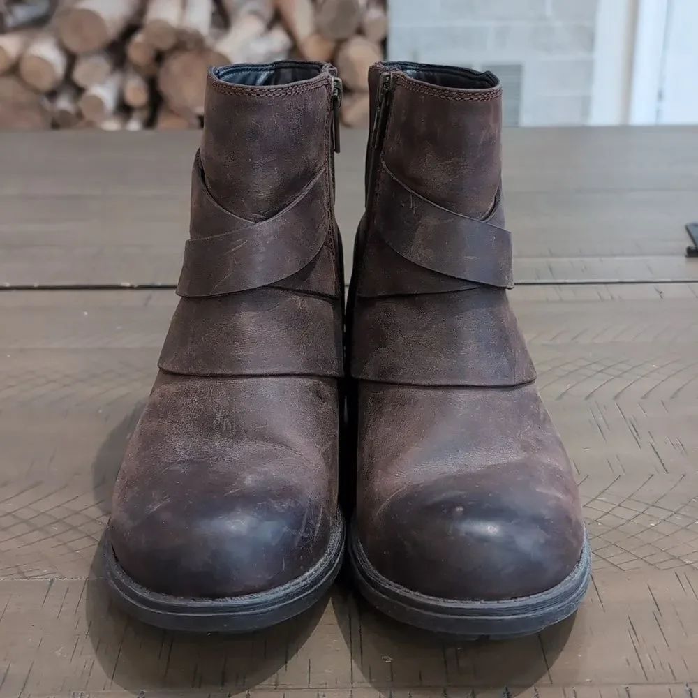 Clarks Artisan Mansi Calla Women's Rugged Brown Leather Ankle Boots  Sz 8 - Picture 3 of 10